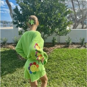 Chaser Smiley Daisy Lime Green Drawstring Terry Raw Hem Shorts medium NWT